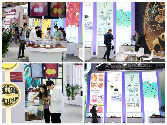 中外观众观赏纪念币产品